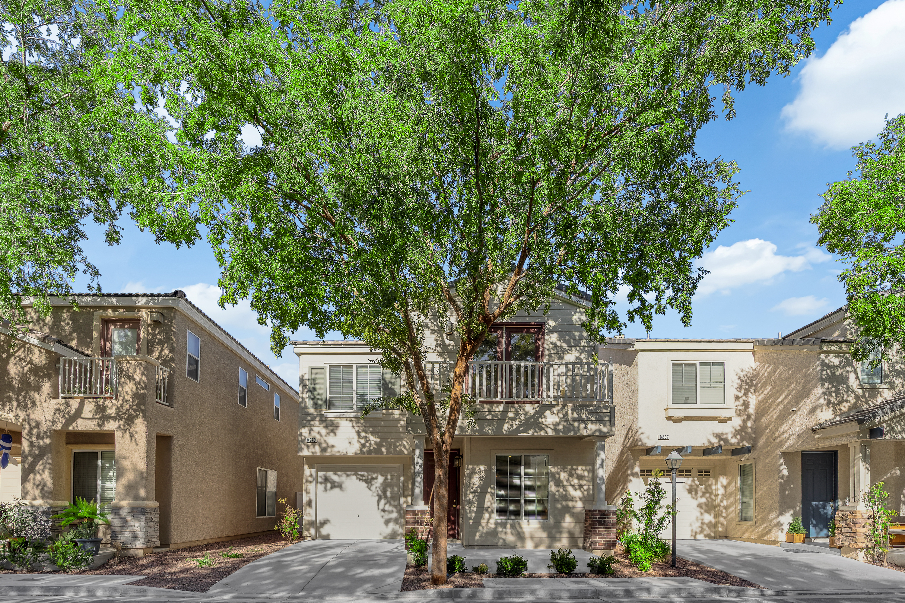 8273 Golden Flower Street